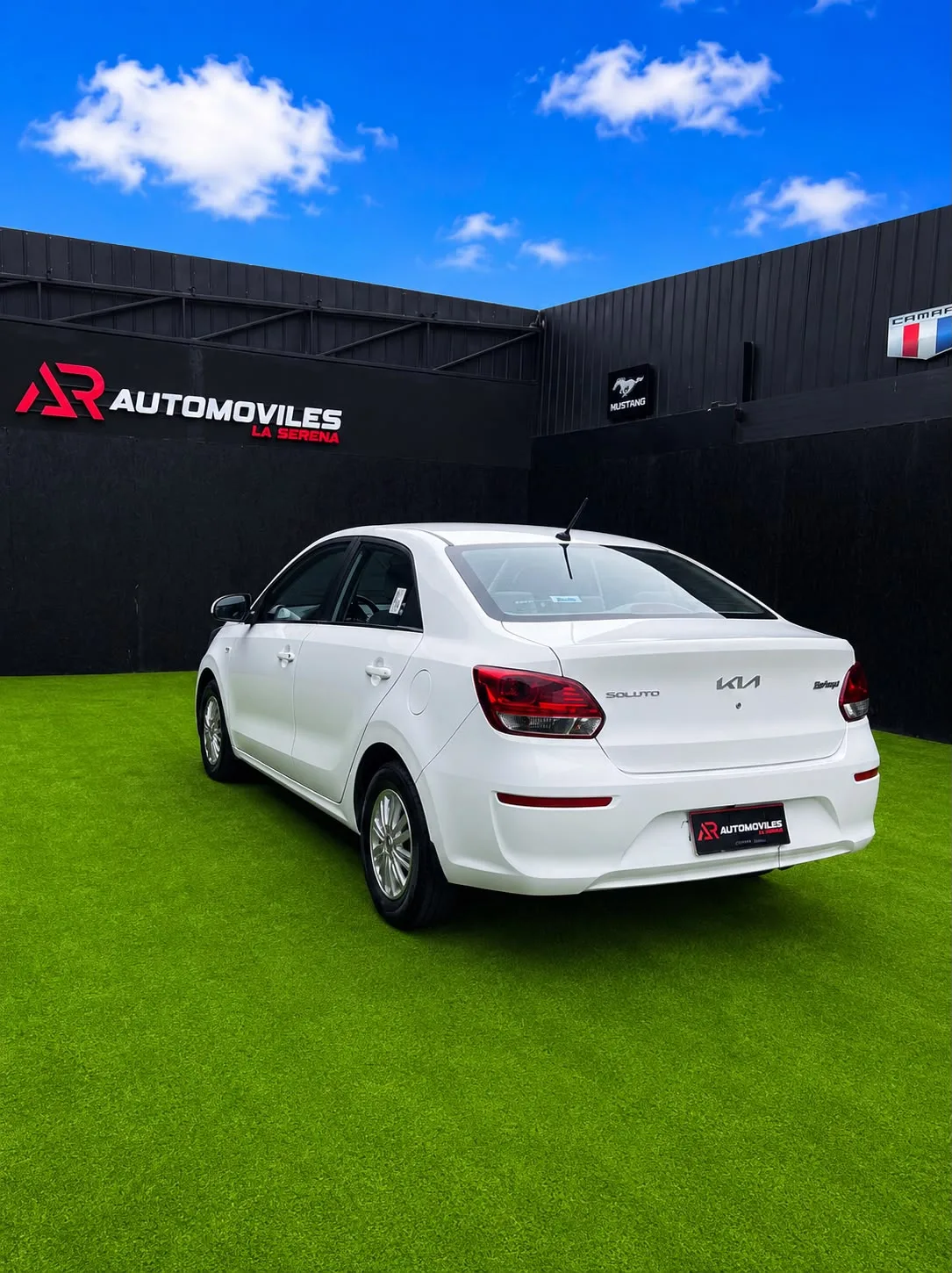 Kia Soluto 2024